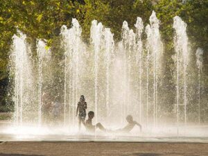 Dry Deck Fountain